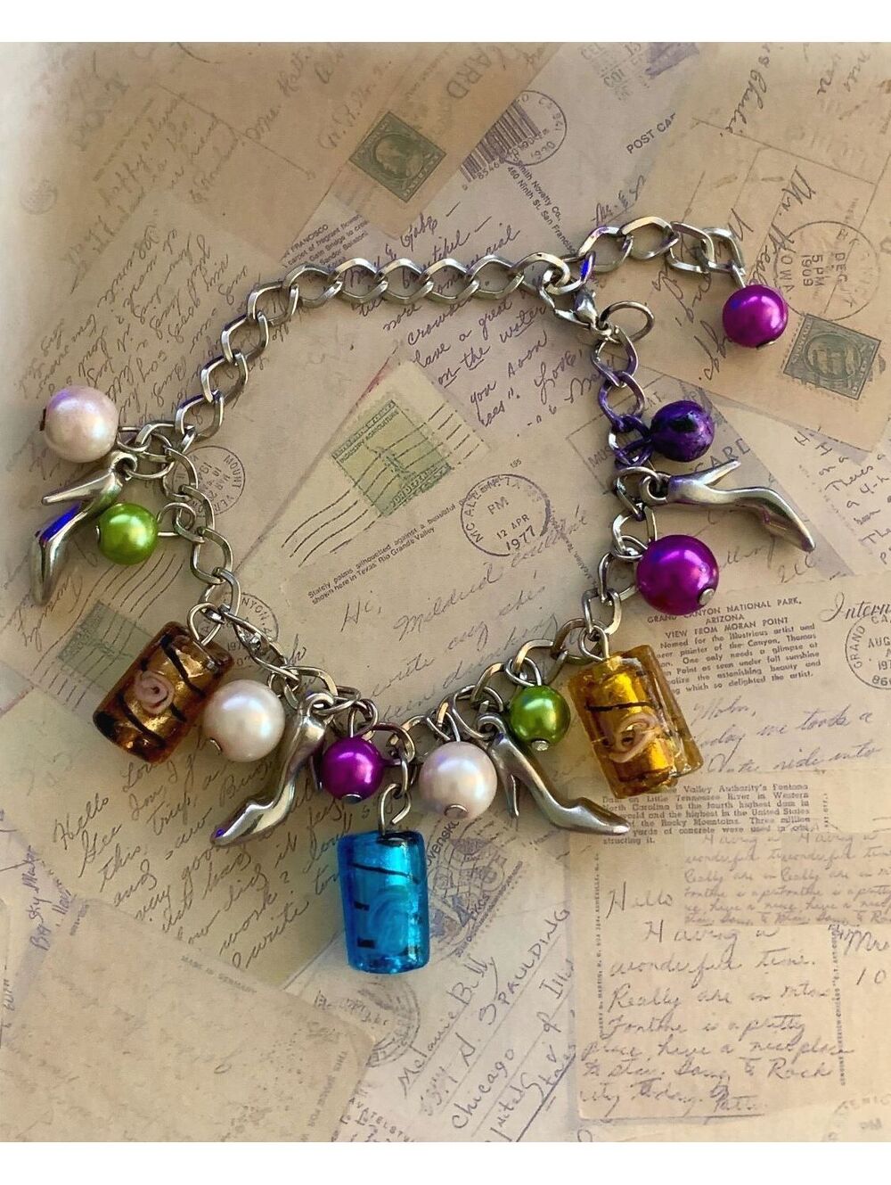 Beautiful Vintage High Heel Shoe and Art Glass Charm Bracelet